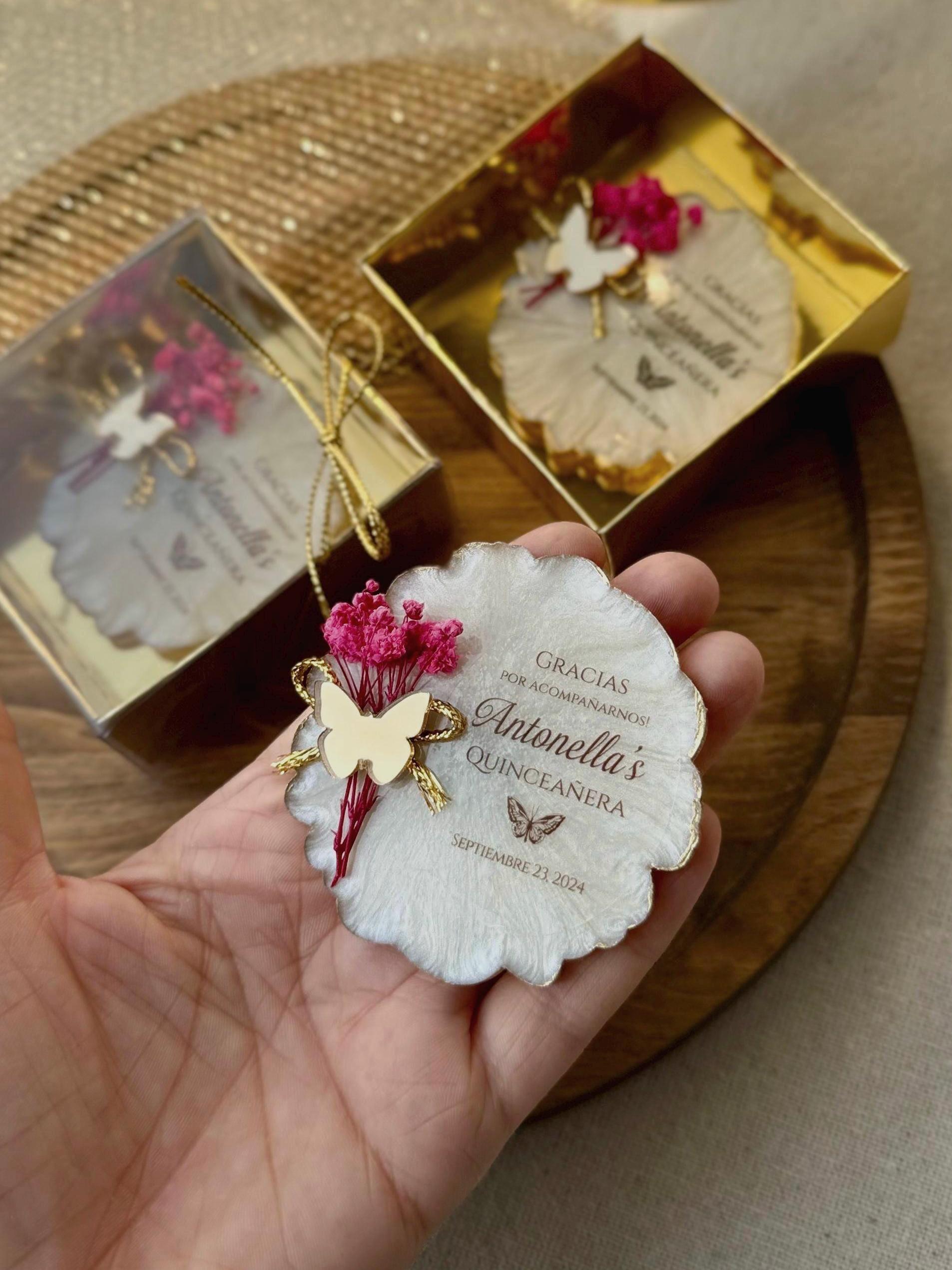 Butterfly quinceanera magnet party favors, Quinceanera favor magnet, Personalized quinceanera favor, Favores quinceanera, Epoxy magnet favor