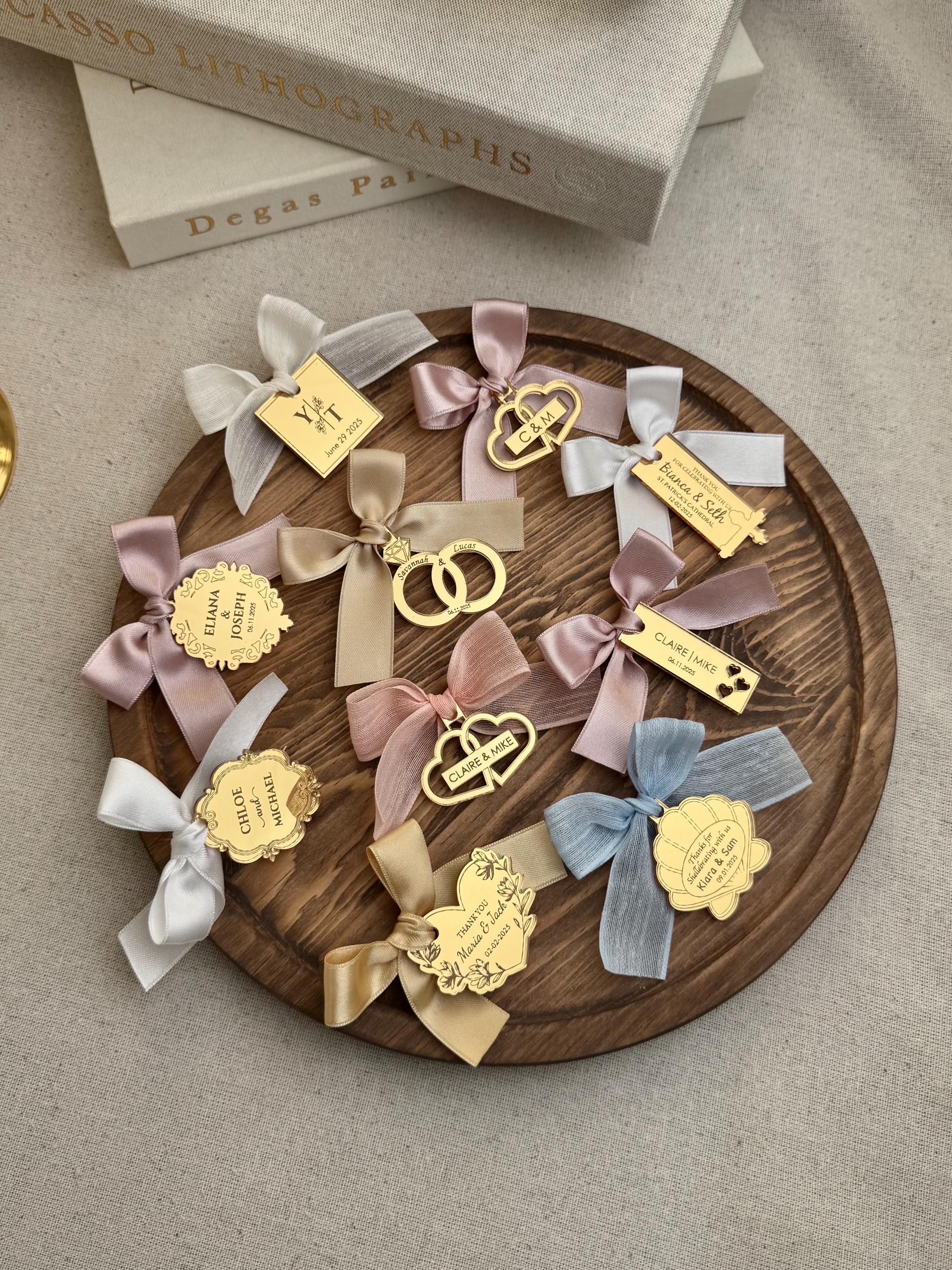 Gold Wedding Place Cards, Personalized Save The Date Tags , Reception Table Name, Wedding Table Names, Wedding Place Settings, Name Tags