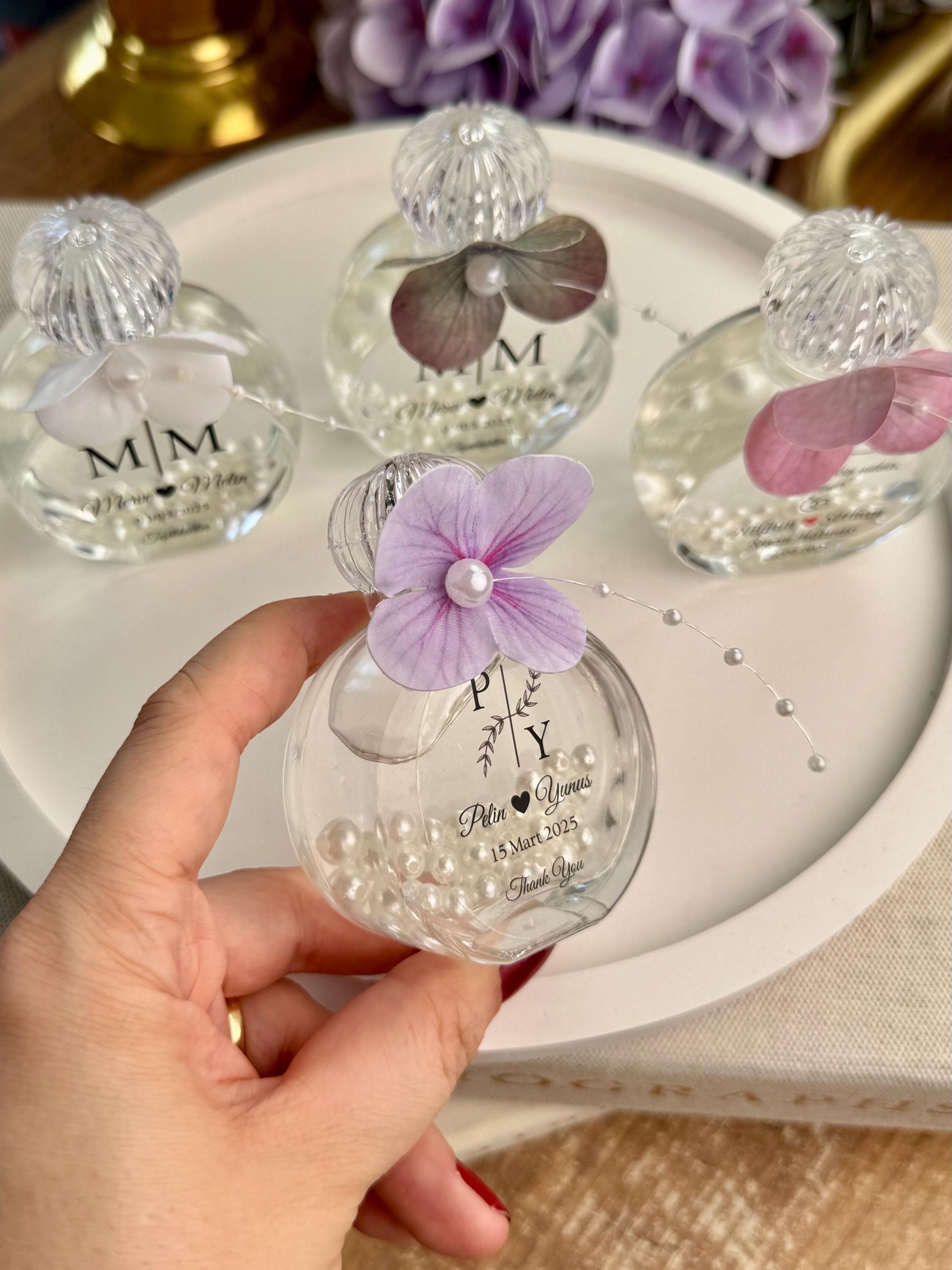 Custom Hydrangea Decoration Wedding Favor Glass Container Party Gift Elegant Design Pearl Accent Floral Detail Wedding Keepsake Guest Favor