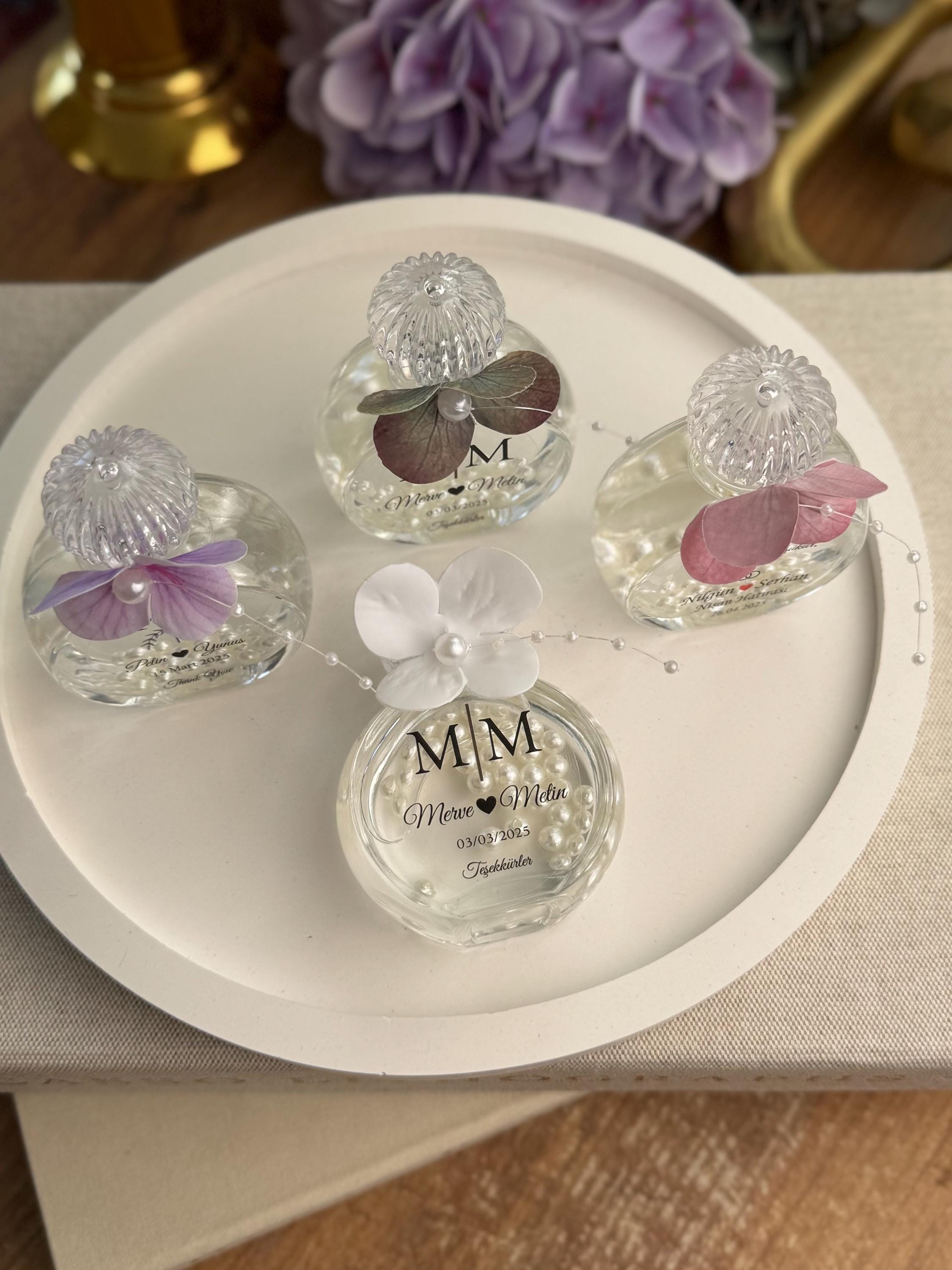 Custom Hydrangea Decoration Wedding Favor Glass Container Party Gift Elegant Design Pearl Accent Floral Detail Wedding Keepsake Guest Favor