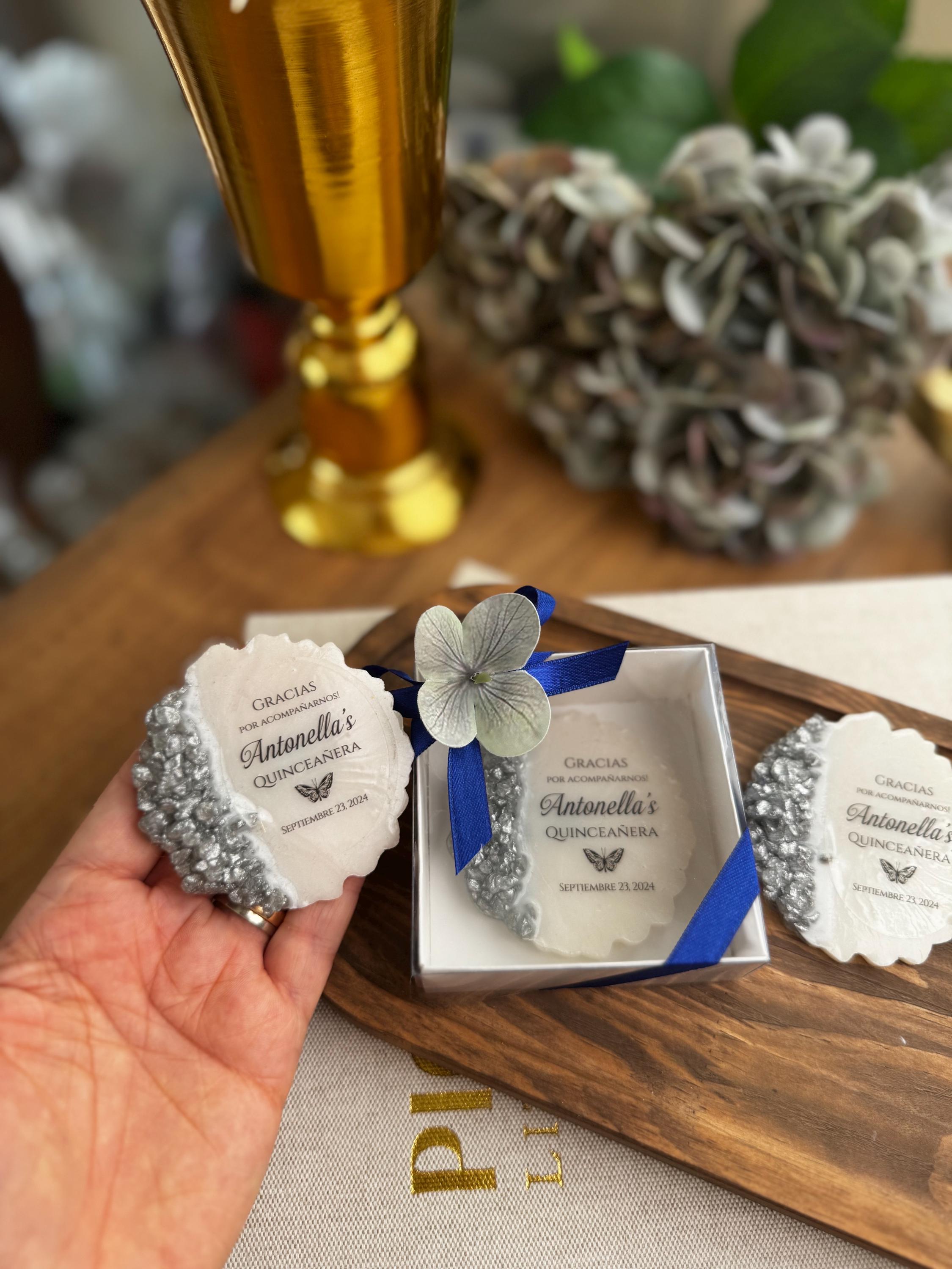 Mis Quince Años Magnet Favors, Quinceañera Fridge Magnet Favors, Elegant Sweet 16 Party Favor for Guests , Custom Magnet Sweet 15