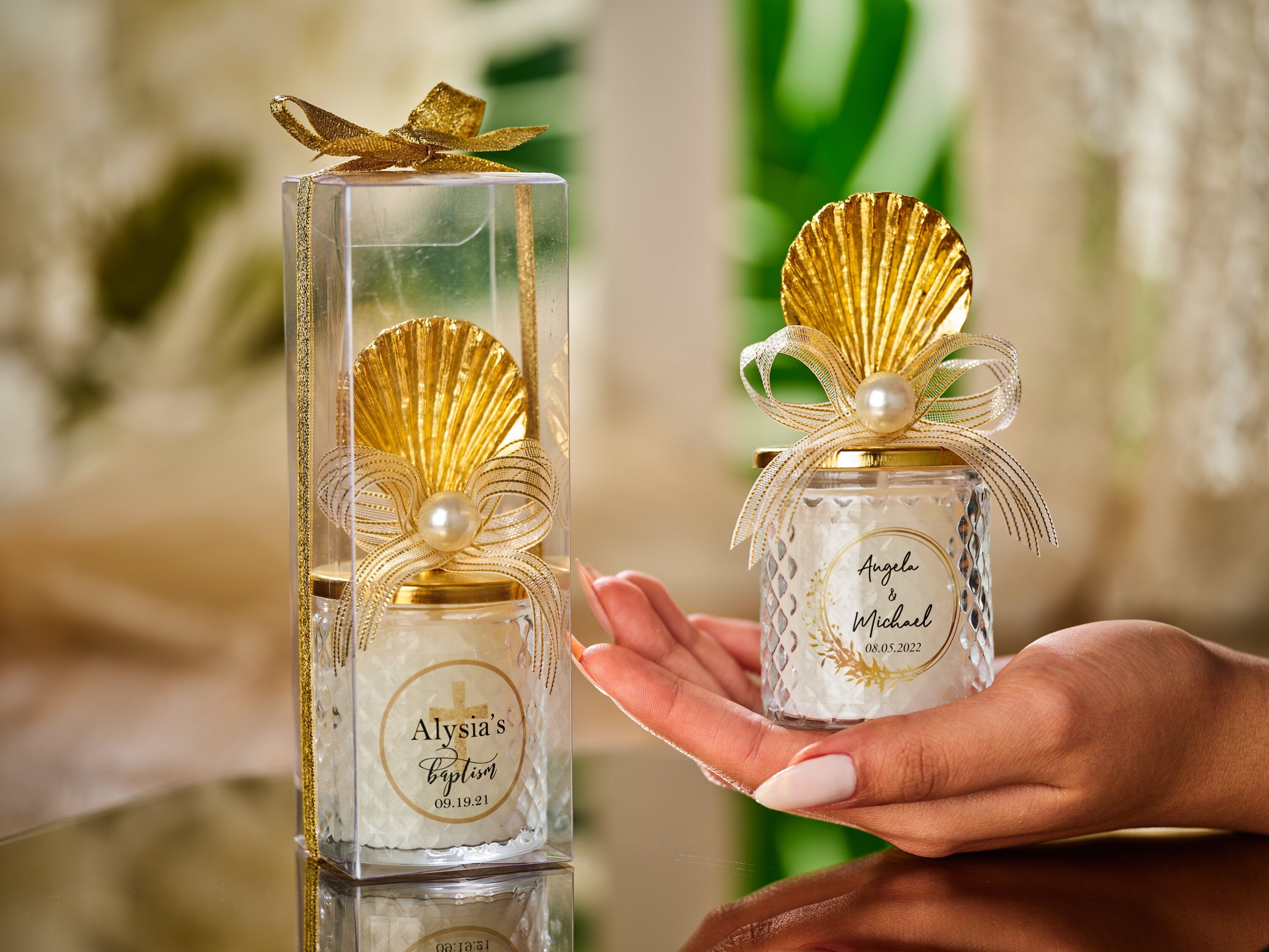 WEDDING CUSTOMIZED CANDLE Favors . Gold Seashell Lid Cute Candles in Bulk . Handmade Beach Wedding Favors for Guests