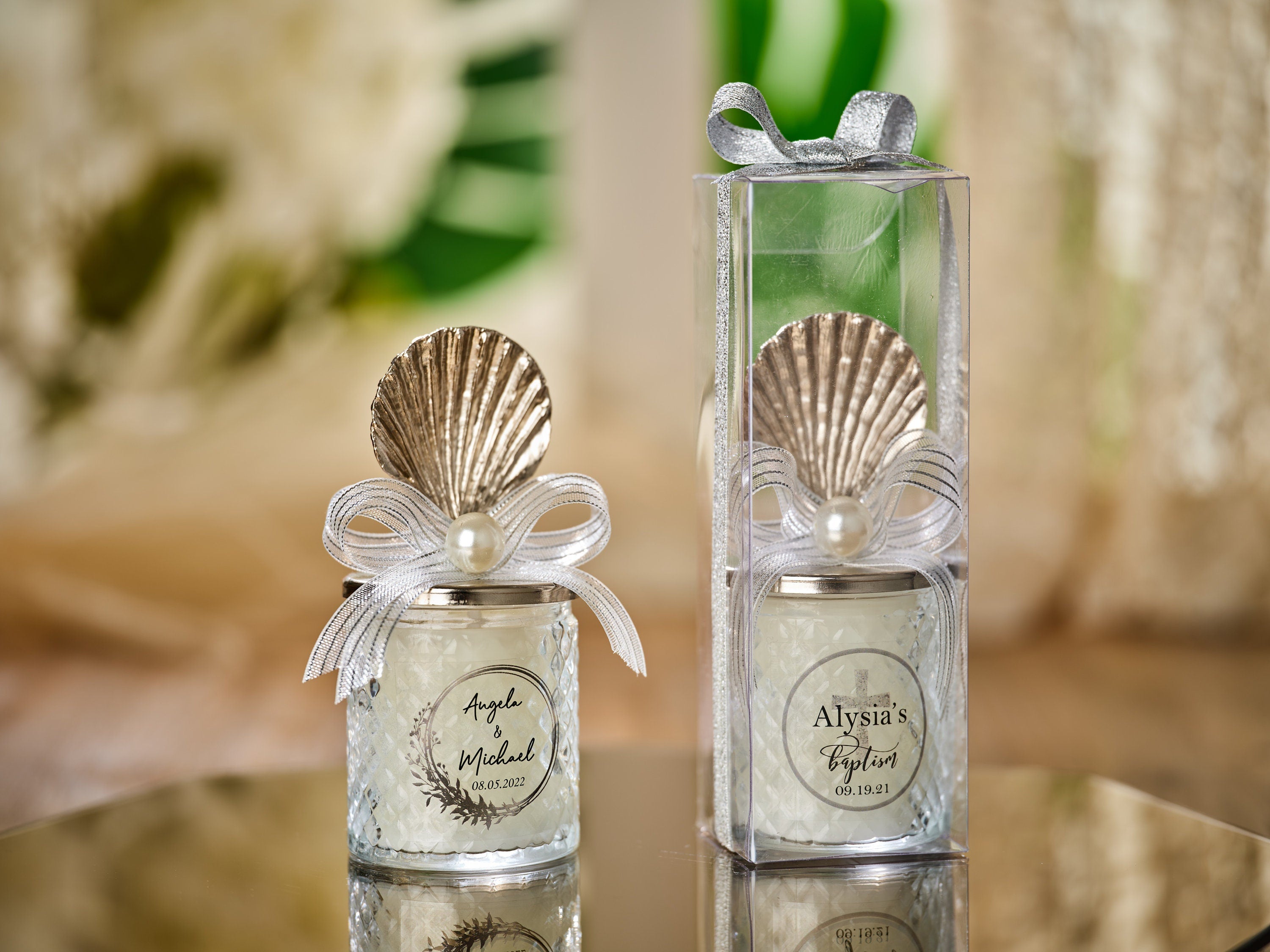 WEDDING CUSTOMIZED CANDLE Favors . Gold Seashell Lid Cute Candles in Bulk . Handmade Beach Wedding Favors for Guests