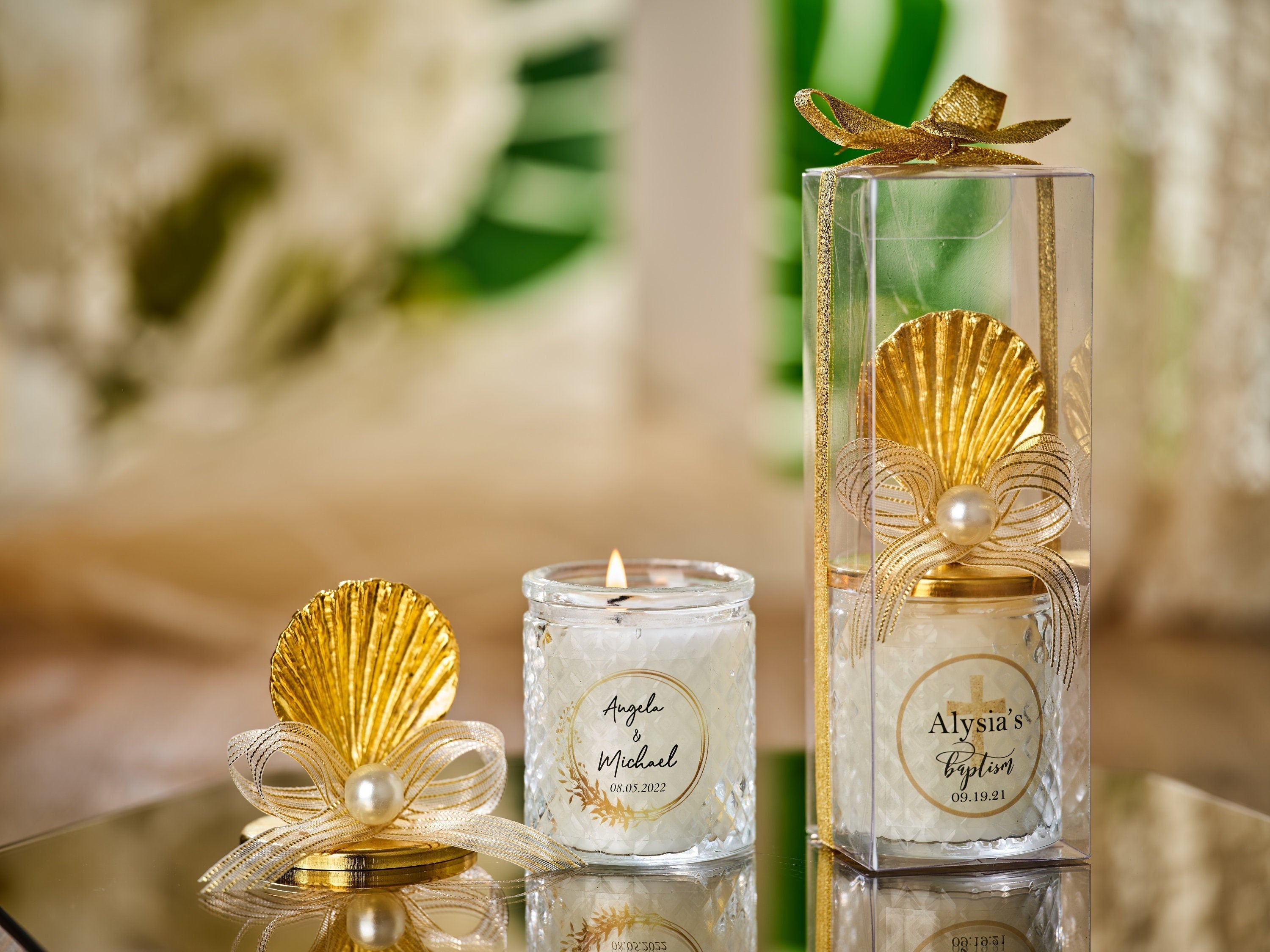 WEDDING CUSTOMIZED CANDLE Favors . Gold Seashell Lid Cute Candles in Bulk . Handmade Beach Wedding Favors for Guests