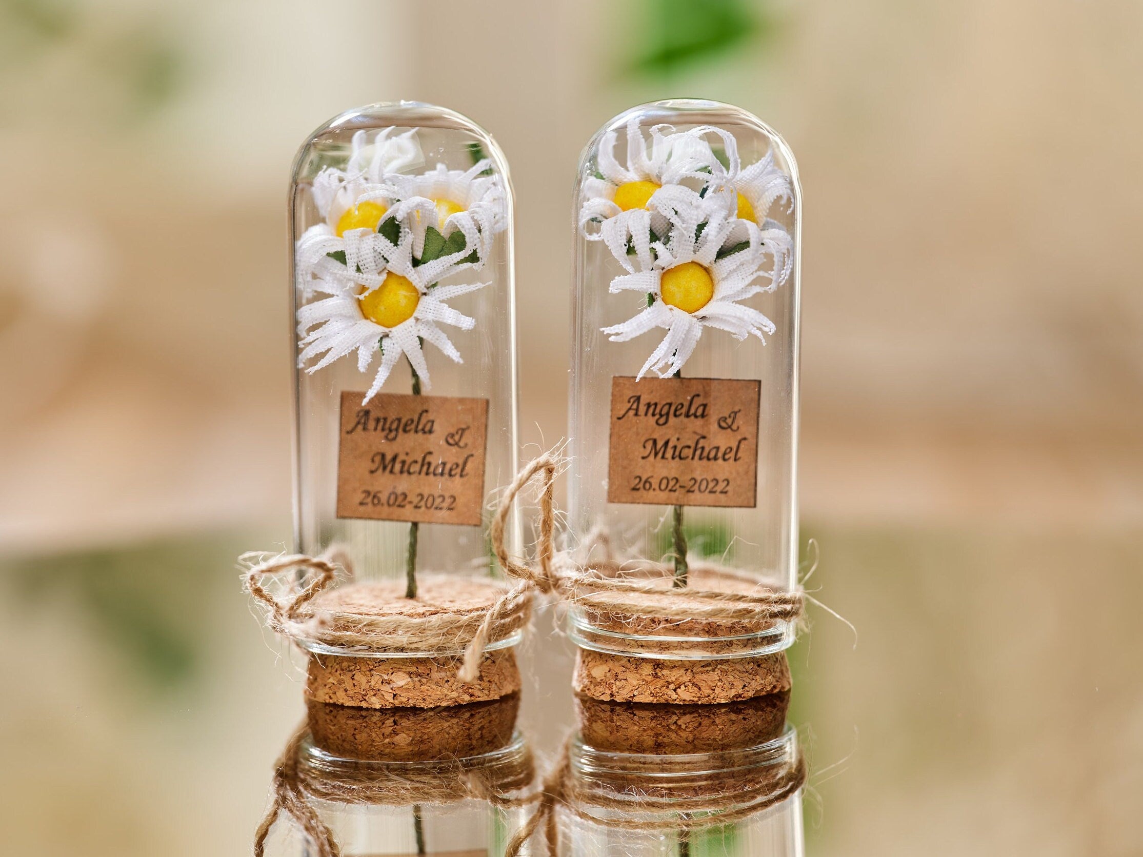 Custom Supper Elegant Wedding Favors.for Guests in Bulk . Elegant Favors in Glass Dome . Party Décor Floral Favors