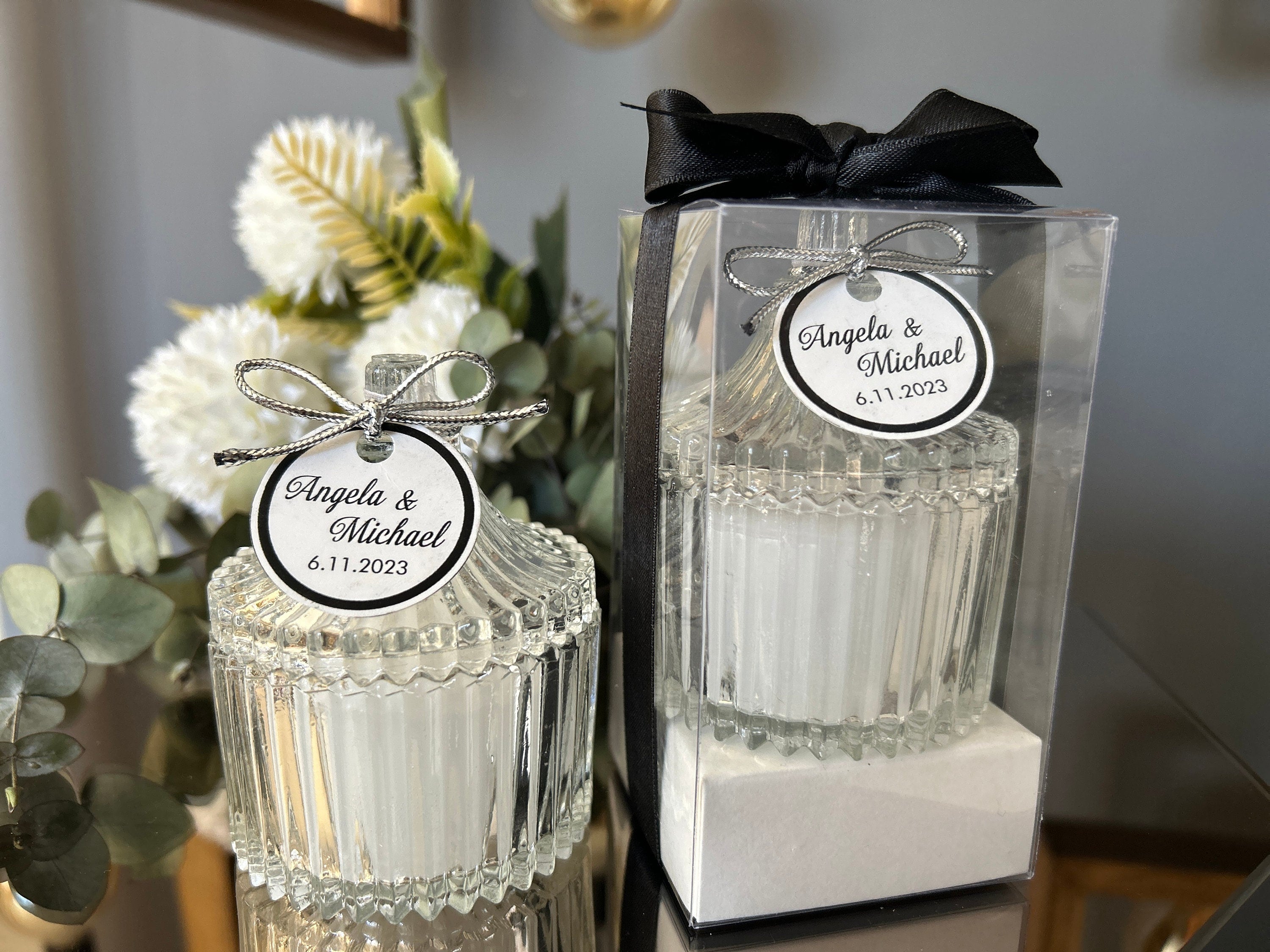 Elegant Wedding Favors, Personalised Luxury Wedding Candle Favors, Elegant Candle in glass for guests, Wedding Favor for Guest in Bulk