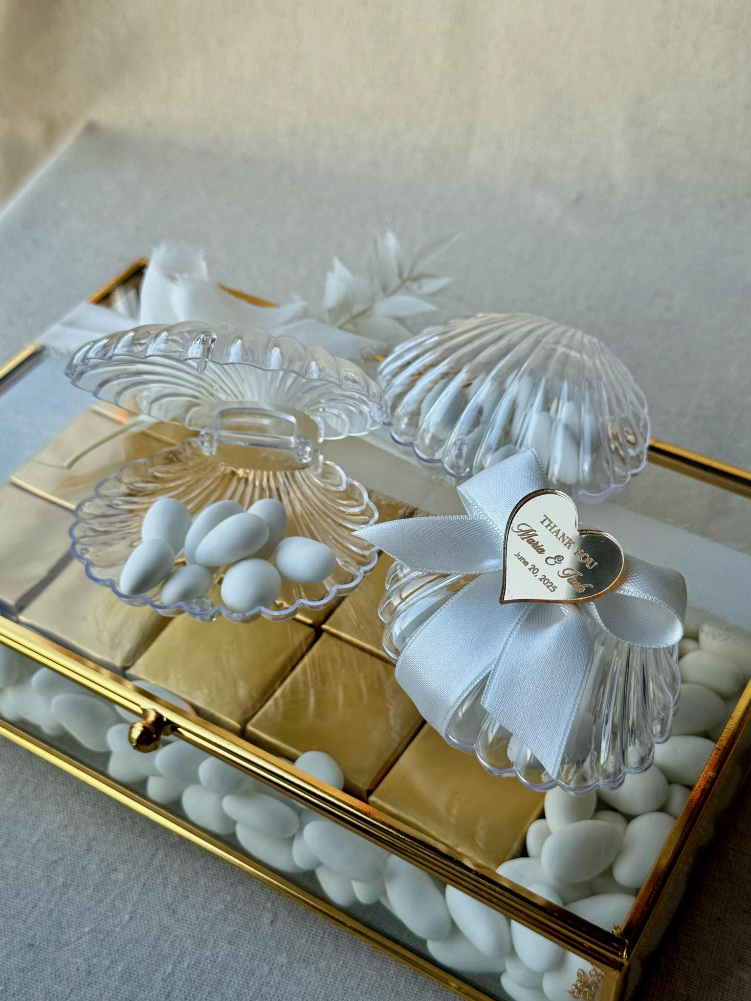Bulk Almond Candy Transparent Seashell Box Favor, Ocean Theme Beach Wedding Favors for Guests, Acrylic Mirror Heart Tag, Thank You Favors