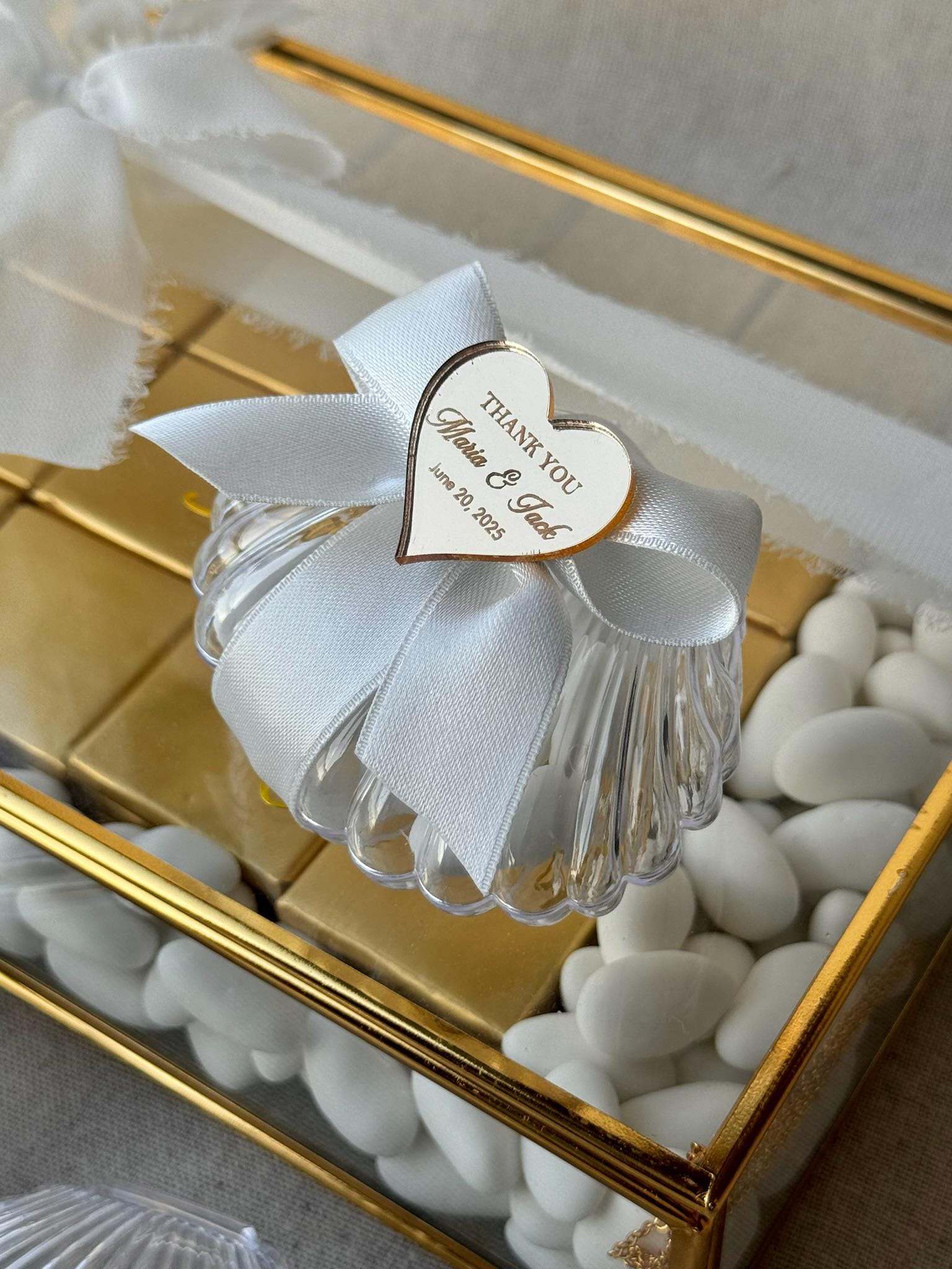 Bulk Almond Candy Transparent Seashell Box Favor, Ocean Theme Beach Wedding Favors for Guests, Acrylic Mirror Heart Tag, Thank You Favors