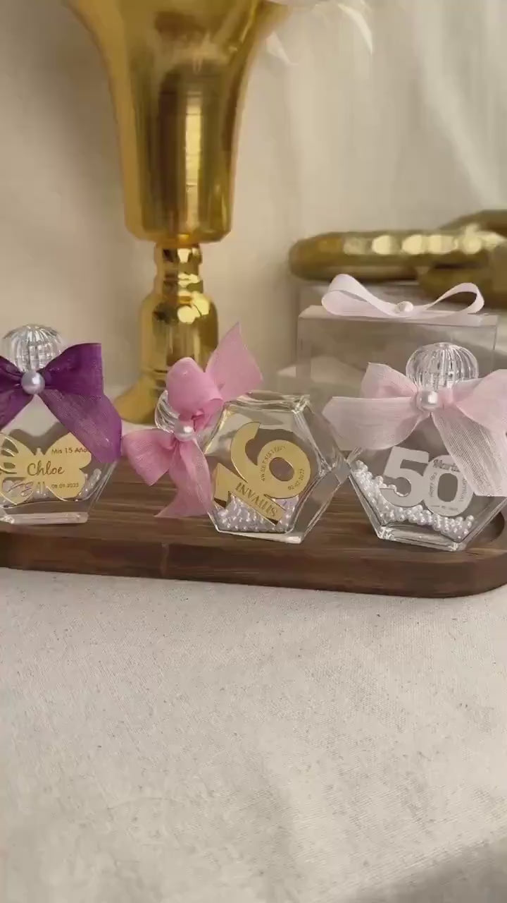 Personalized Favor Jar Gift Quinceañera Party Decoration Pearl Accent Glass Container Custom Name Tag Design Gift Box Party Favor Display