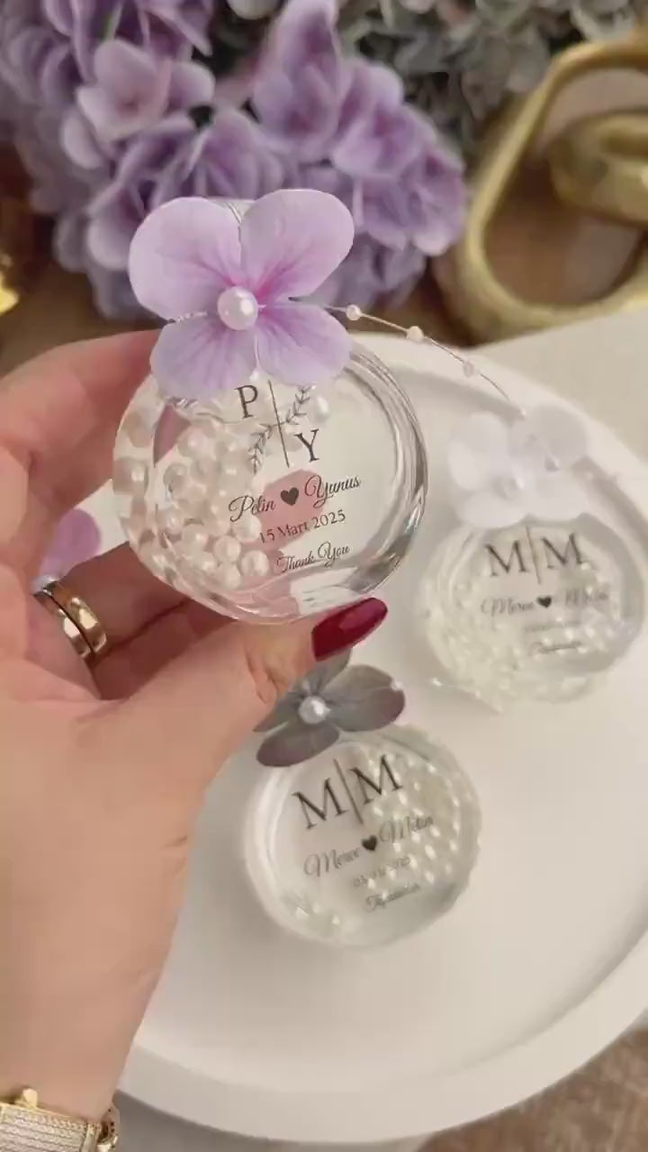 Custom Hydrangea Decoration Wedding Favor Glass Container Party Gift Elegant Design Pearl Accent Floral Detail Wedding Keepsake Guest Favor