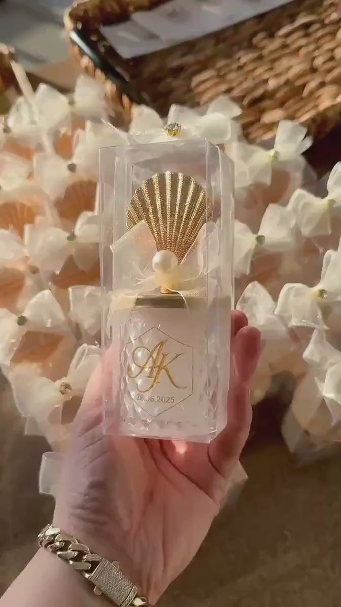 Personalized Jar Candle Wedding Favor Glass Container Pearl Accent Seashell Decoration Beach Wedding Gift Idea Luxury Design Monogram Gift